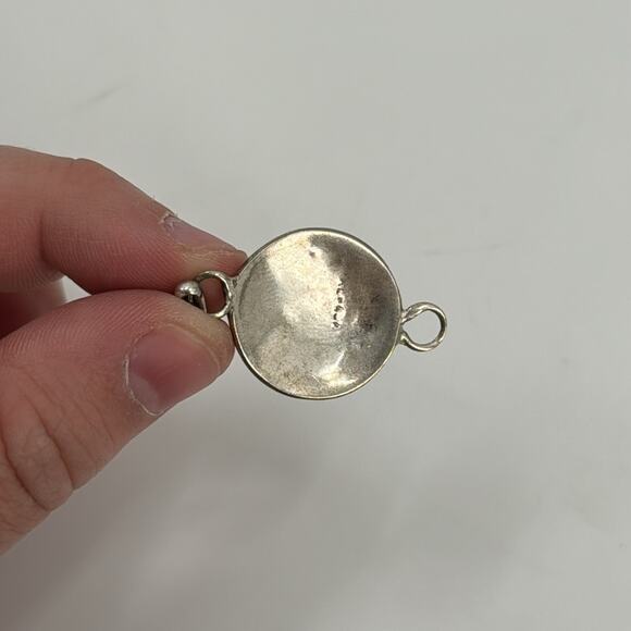 Sterling silver mother of pearl flower bracelet - Picture 2 of 5